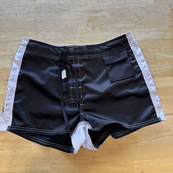 Dethrone Royalty Mixed Martial Arts Shorts Black & White Size 34 2.5” Inseam EUC - Picture 6 of 12